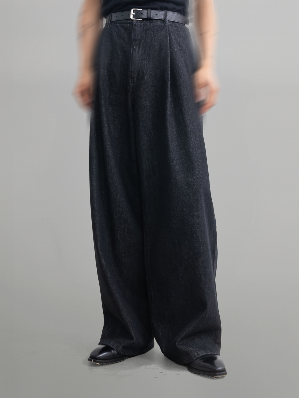 Wide Balloon Jeans