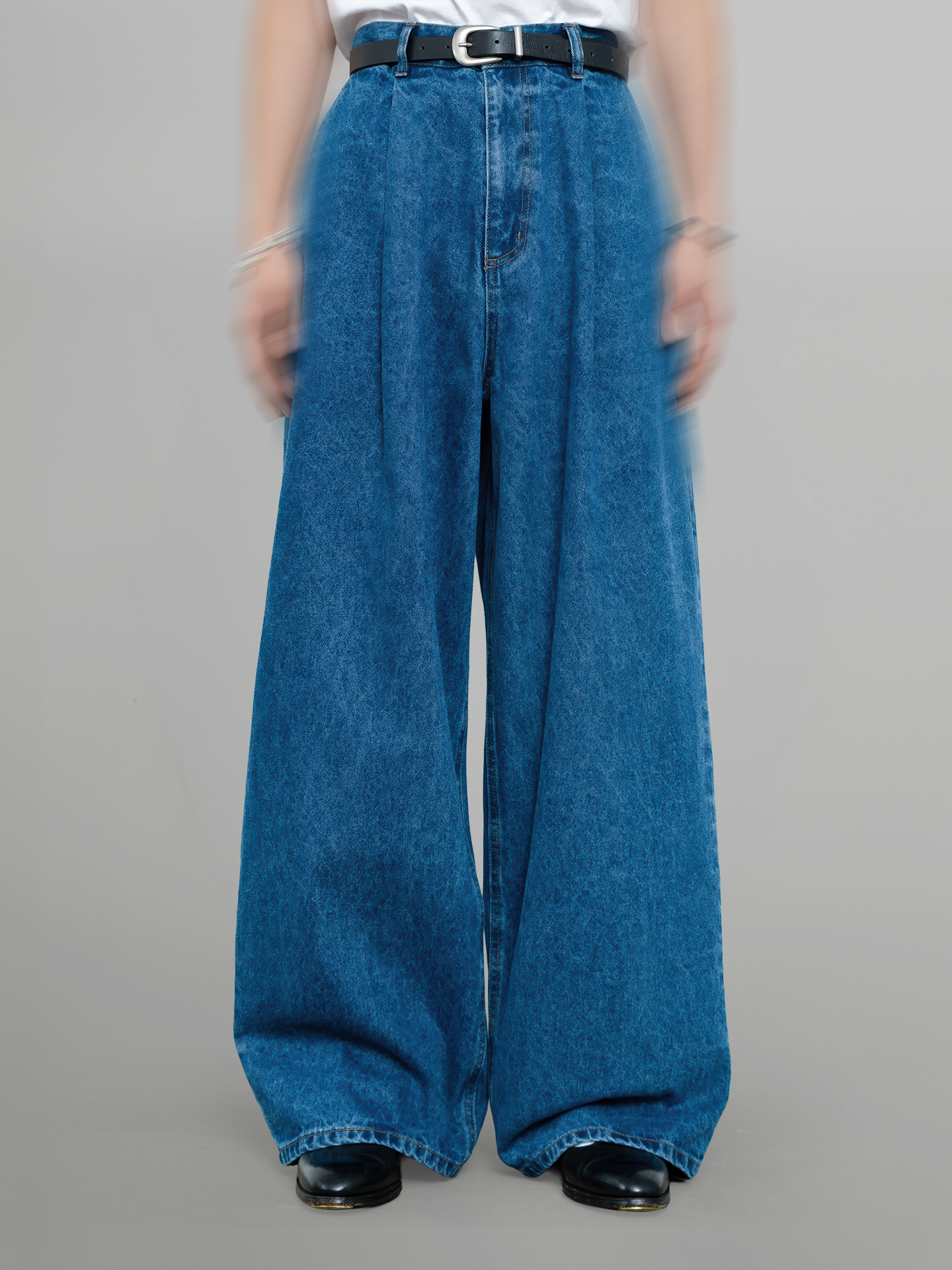 Wide Balloon Jeans