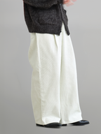 Wide Balloon Jeans off-white – Detail | wide-leg denim / relaxed denim | UNPROVEN