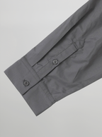 Loose-Fit Cropped Shirt charcoal – Detail | relaxed tailoring / semi-wide fit | UNPROVEN