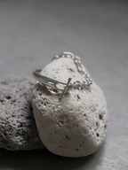 Cuff Chain Bracelet – Detail | minimalist jewelry / refined detail | UNPROVEN