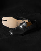 Maison Margiela Tabi Loafer Black front - cleanfit minimal - UNPROVEN