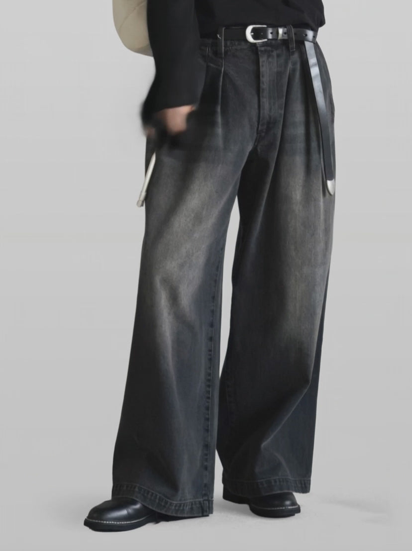 3-Tuck Baggy Denim Jeans