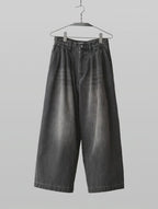 3-Tuck Baggy Denim Jeans